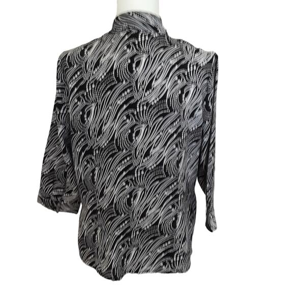 Notations Button Up Top with Attached Tank - Picture 7 of 9